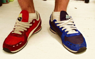 “​Wil je de rode of de blauwe schoentjes aan?”​